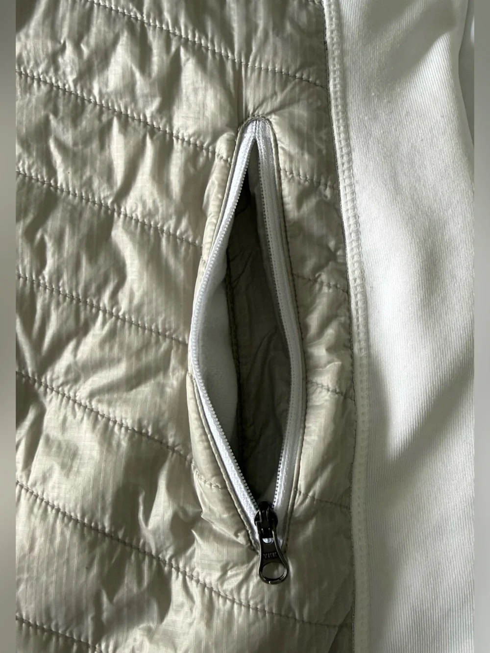 Marmot  White Variant Jacket. Medium